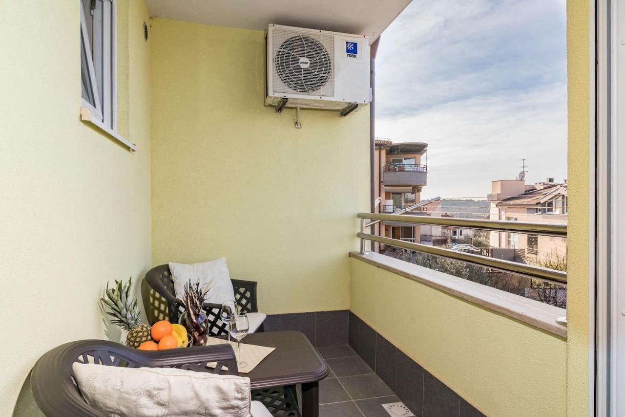 Apartment Klara Pula Extérieur photo